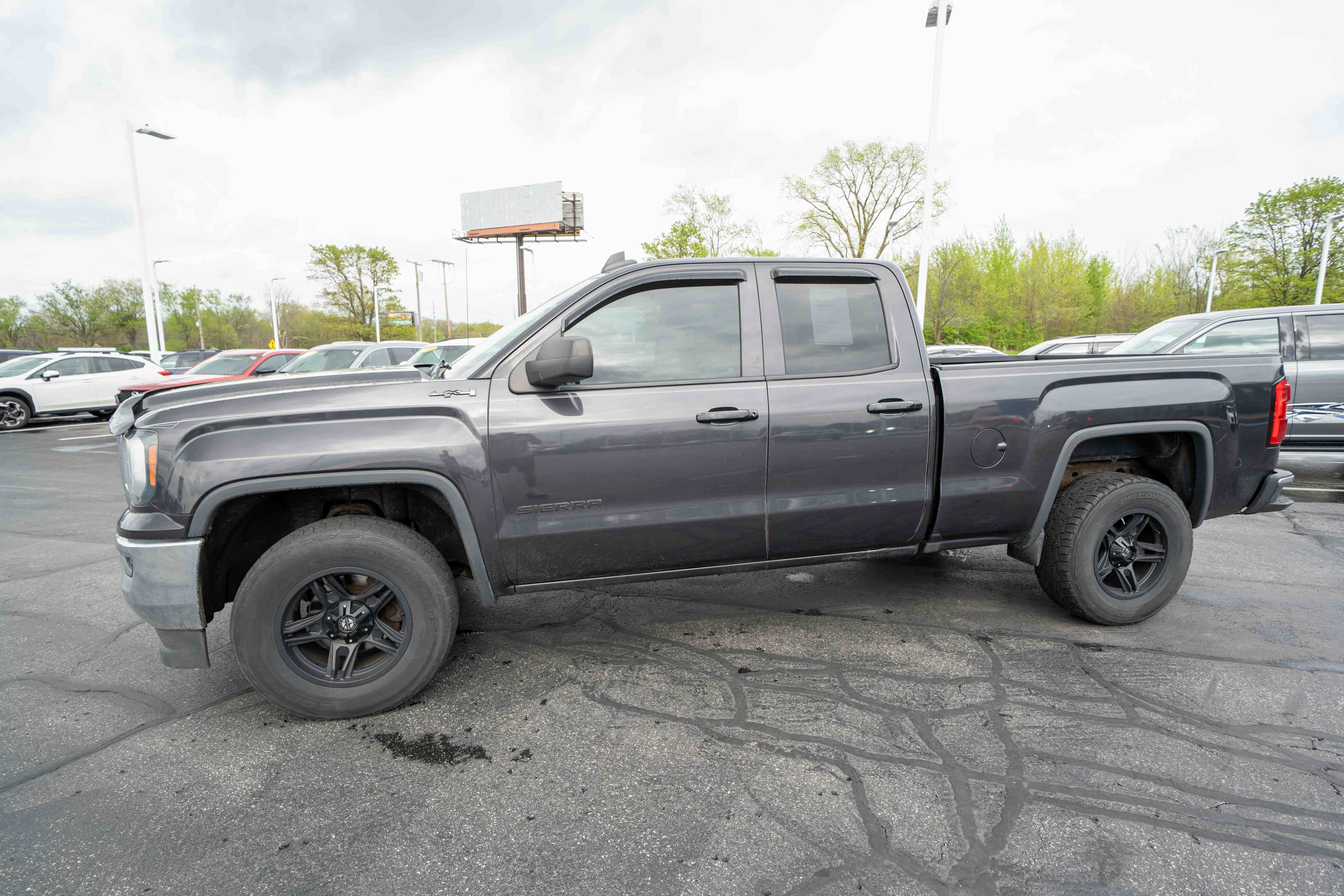 Used 2016 GMC Sierra 1500 4x4 Double Cab w/ Sierra Convenience Package image 3