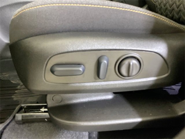 Used 2023 Chevrolet Equinox LT image 25