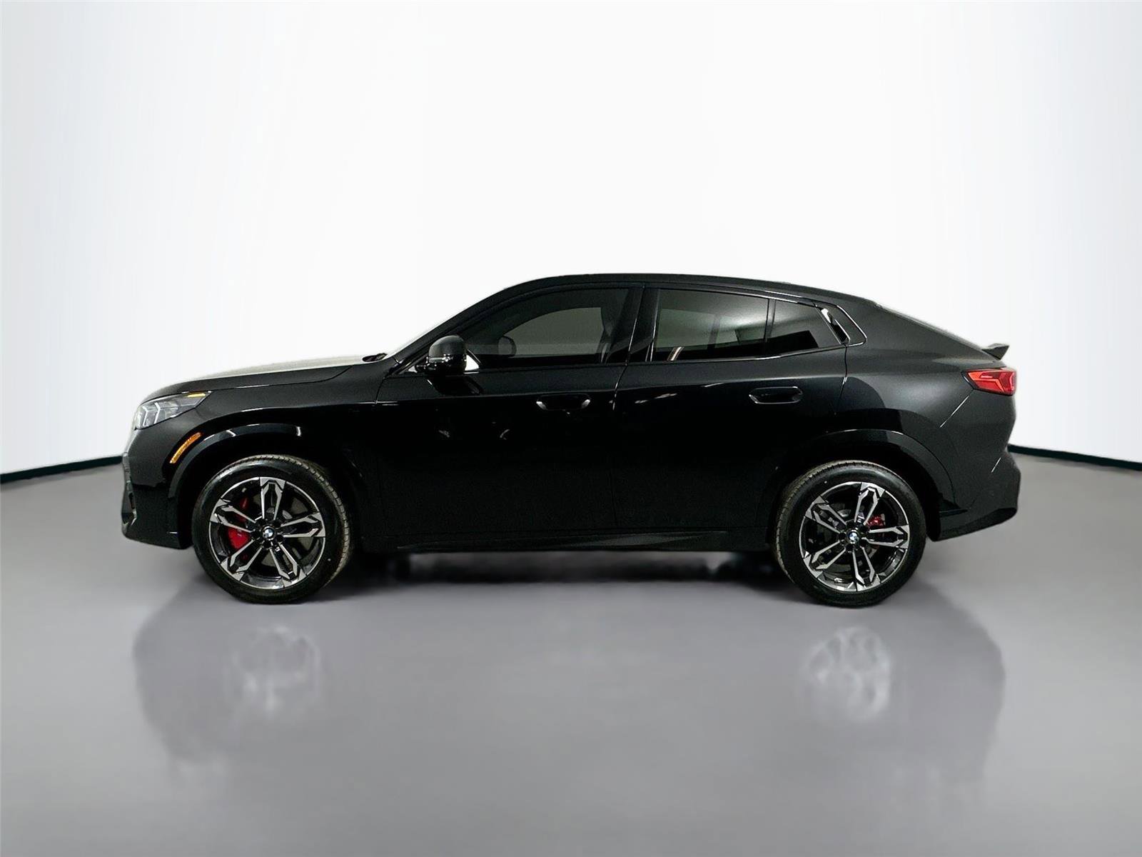 New 2026 BMW X2 xDrive28i AWD/4WD image 9