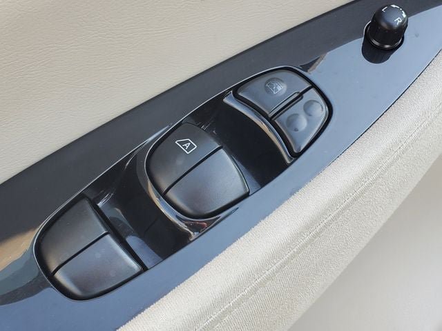 Used 2012 Nissan Leaf SL FWD image 8