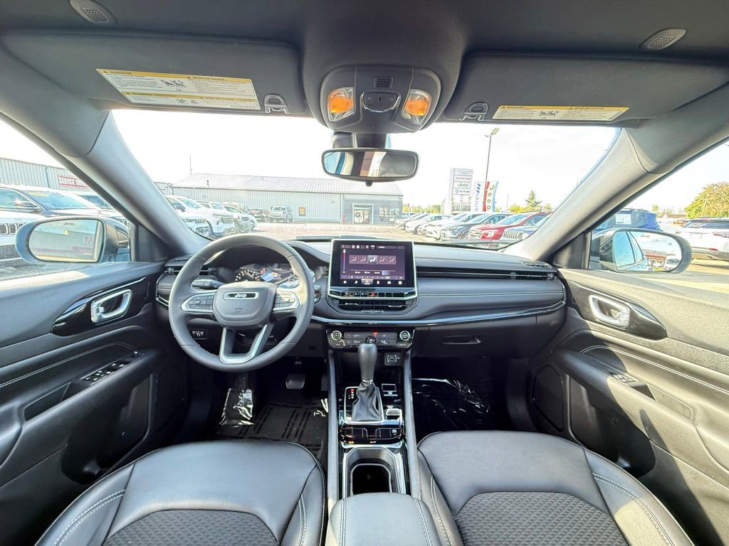 Used 2023 Jeep Compass Latitude AWD/4WD image 18