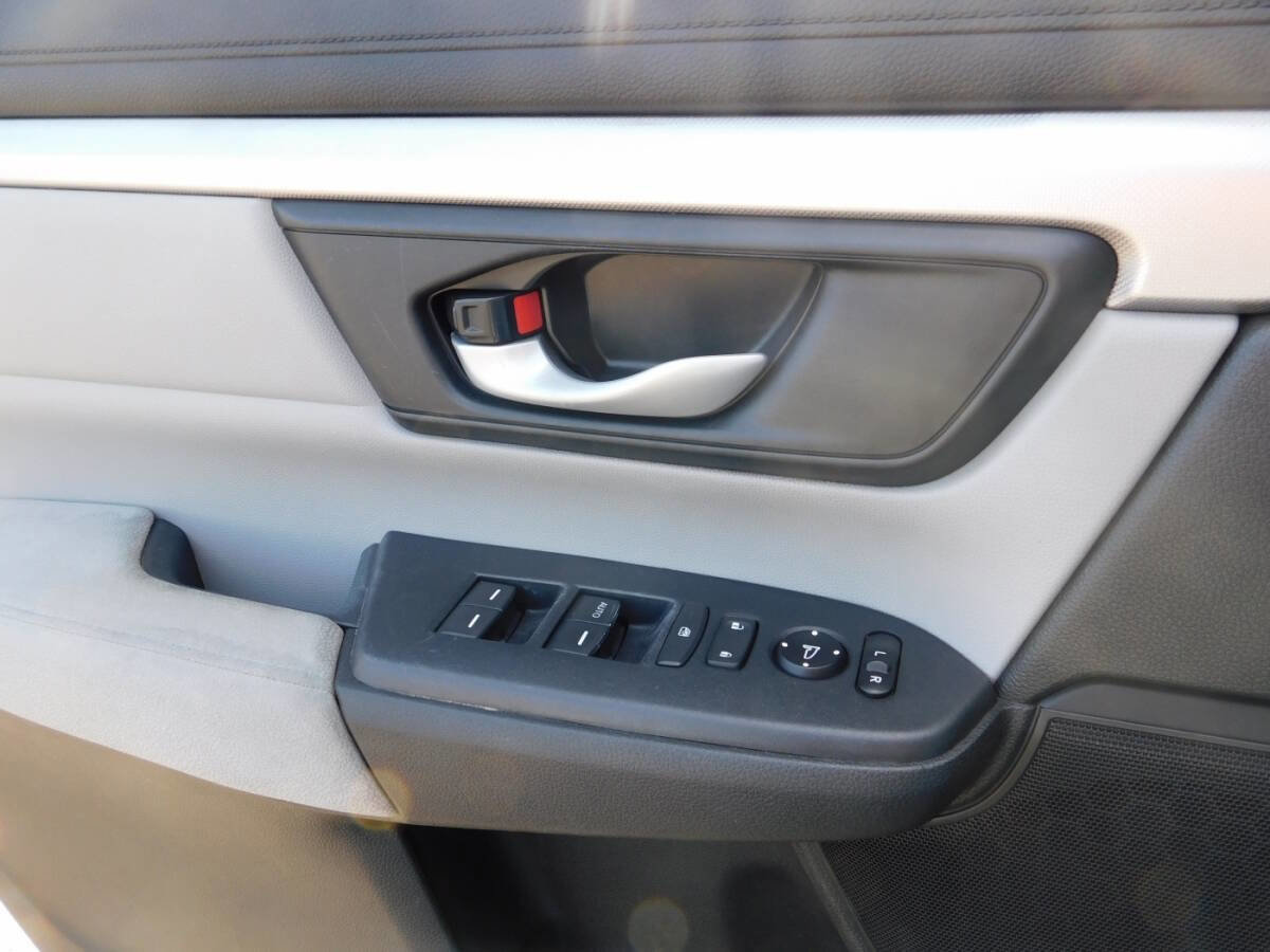 Used 2017 Honda CR-V LX image 18