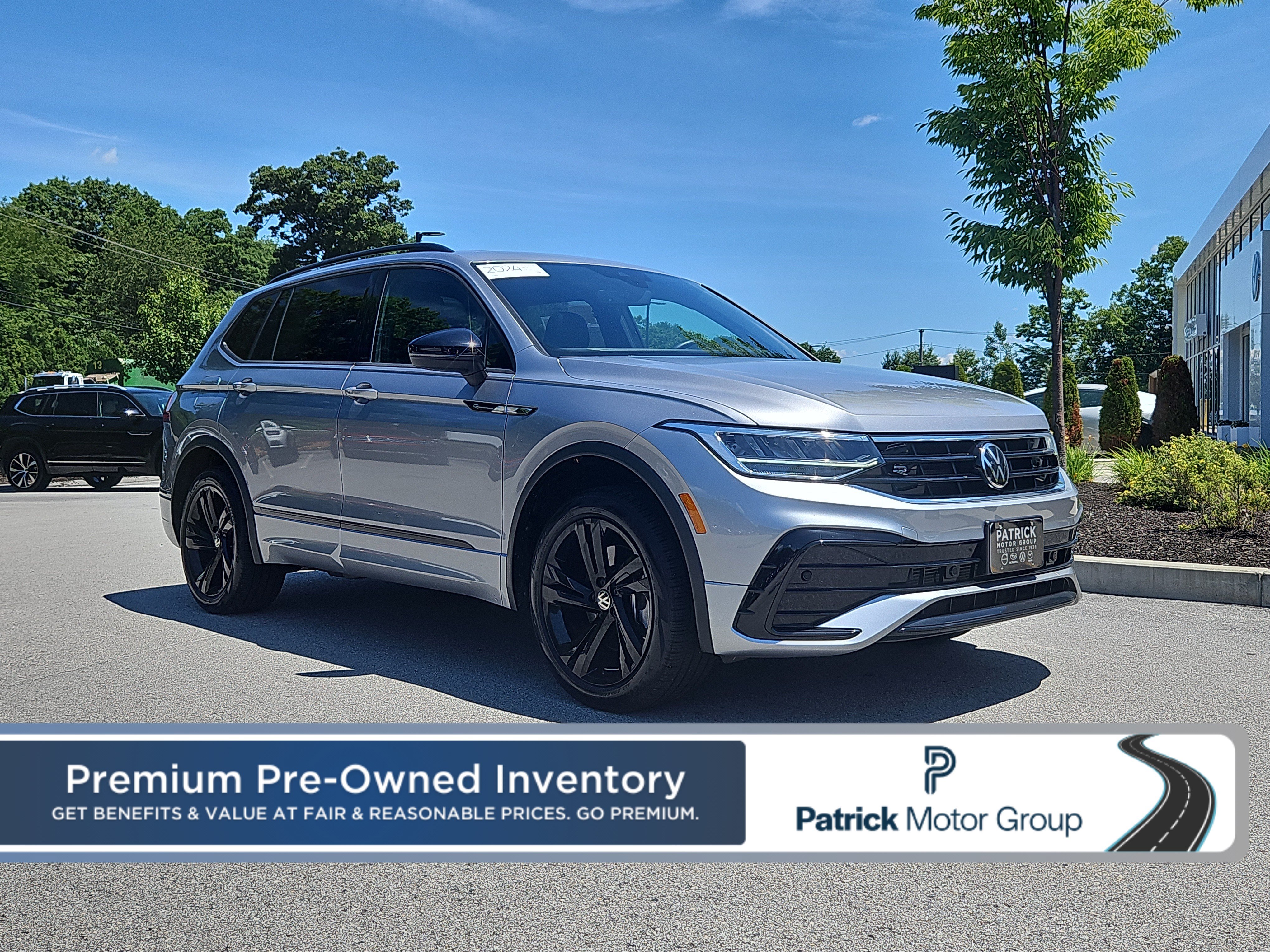 Certified 2024 Volkswagen Tiguan SE R-Line AWD/4WD image 1