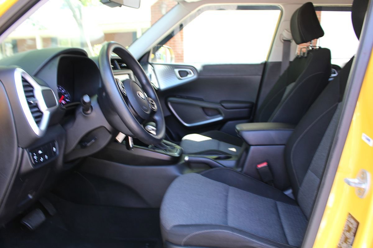 Used 2020 Kia Soul S FWD image 8