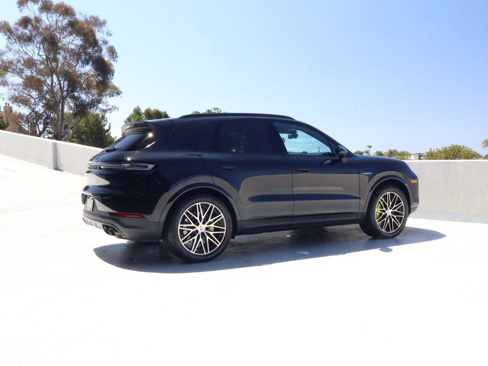 Certified 2025 Porsche Cayenne E-Hybrid AWD/4WD image 8