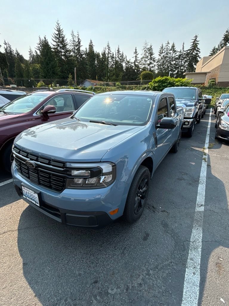Used 2024 Ford Maverick Lariat w/ Black Appearance Package FWD image 1