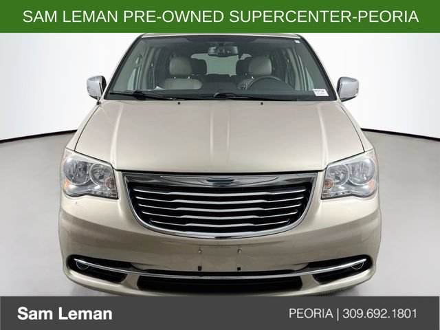 Used 2014 Chrysler Town & Country Touring-L w/ Driver Convenience Group FWD image 2