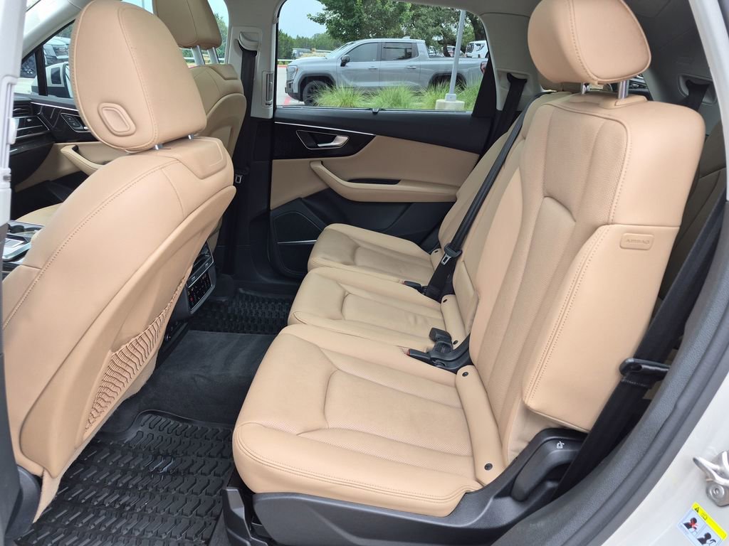 Used 2023 Audi Q7 2.0T Premium Plus w/ Premium Plus Package AWD/4WD image 37