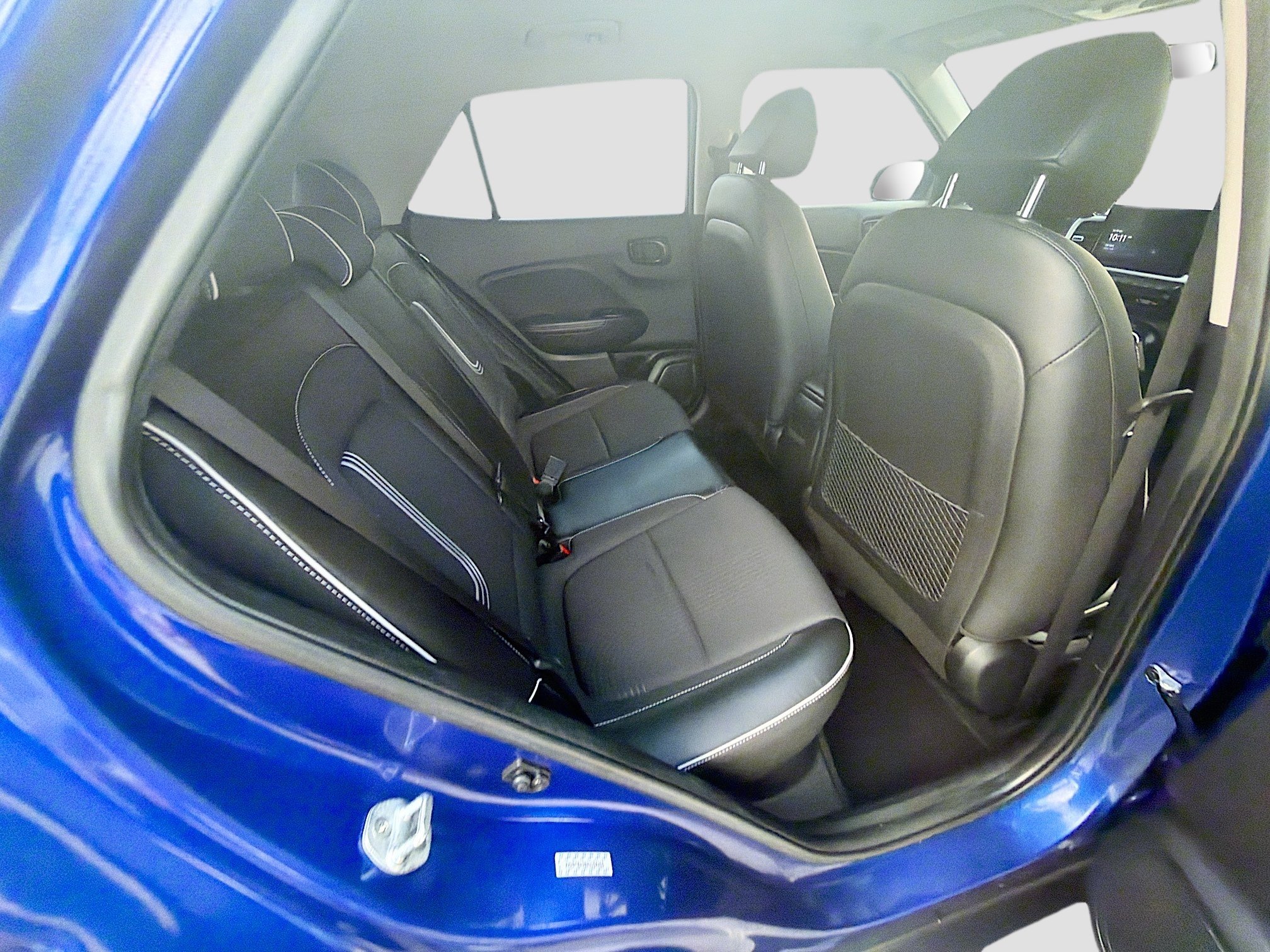 Used 2022 Hyundai Venue Limited FWD image 28