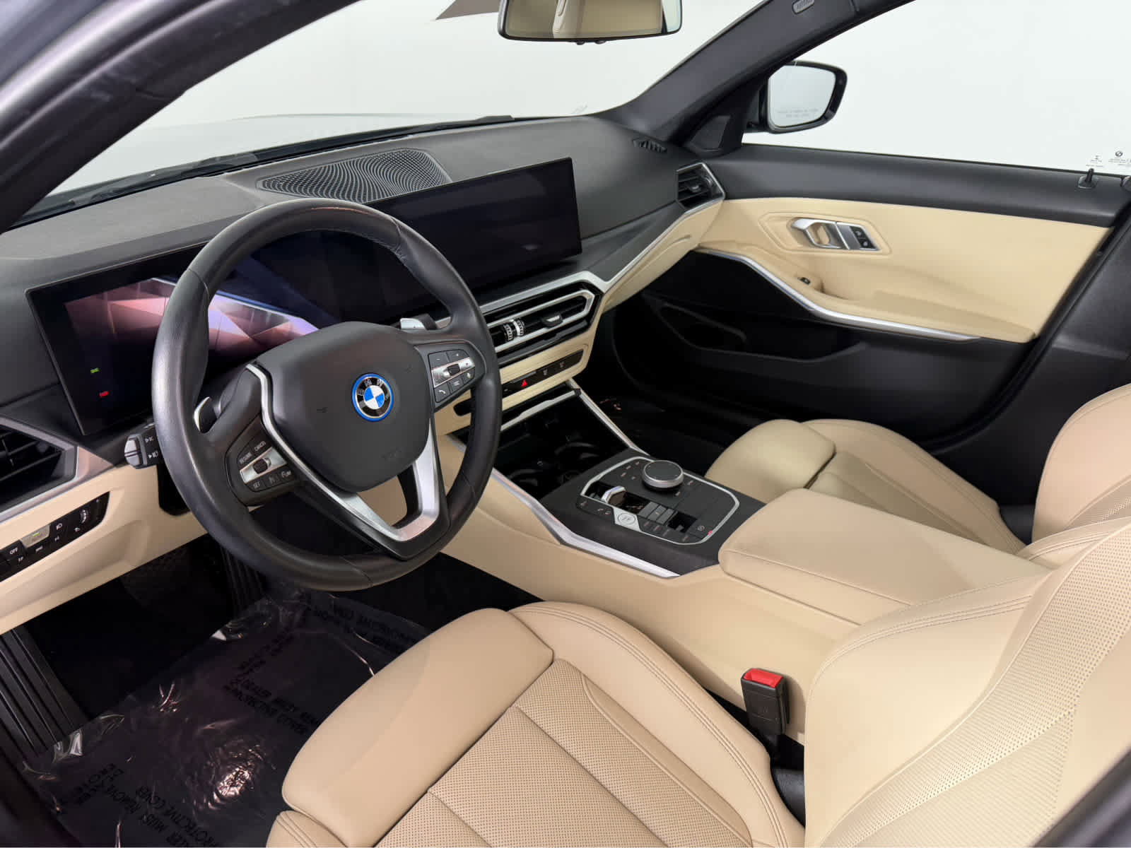 Used 2023 BMW 330e w/ Convenience Package image 10