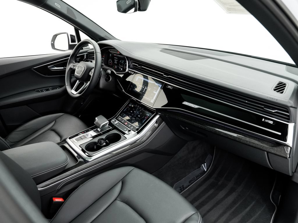 Certified 2025 Audi Q7 2.0T Premium Plus w/ Premium Plus Package AWD/4WD image 21