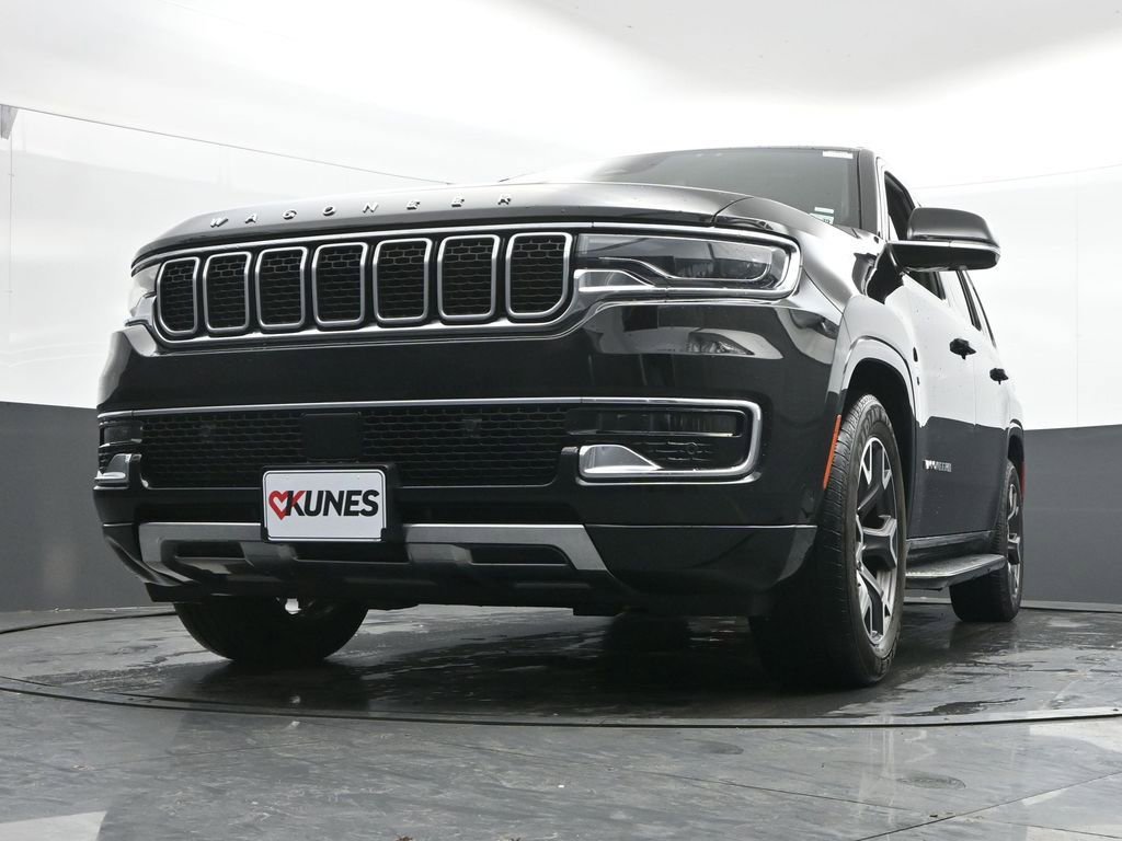 Used 2024 Jeep Wagoneer Series III AWD/4WD image 46