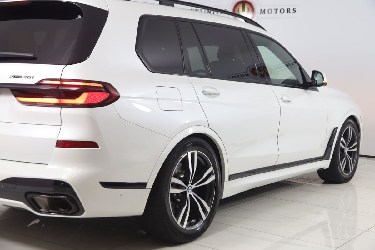 Used 2024 BMW X7 xDrive40i w/ M Sport Package AWD/4WD image 53