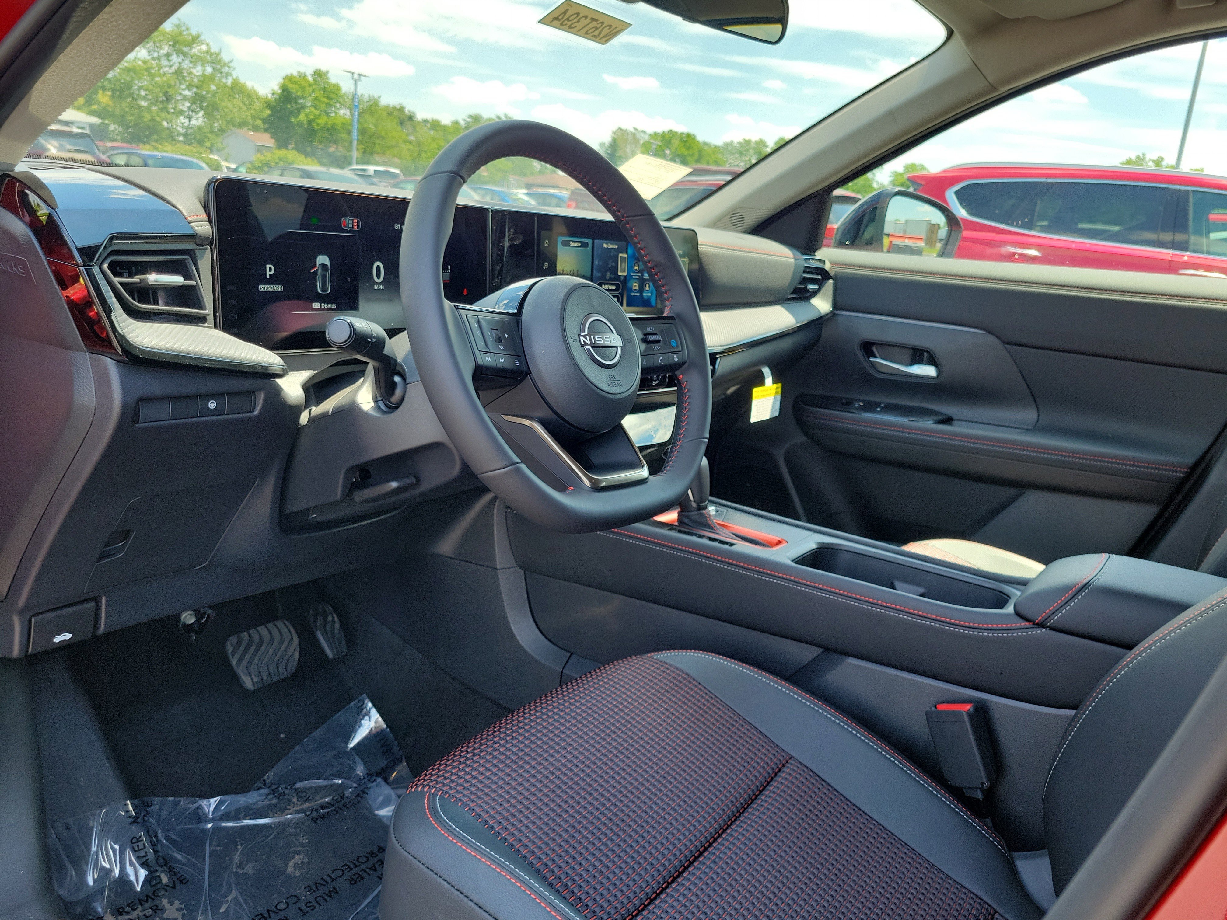 New 2026 Nissan Kicks SR AWD/4WD image 19
