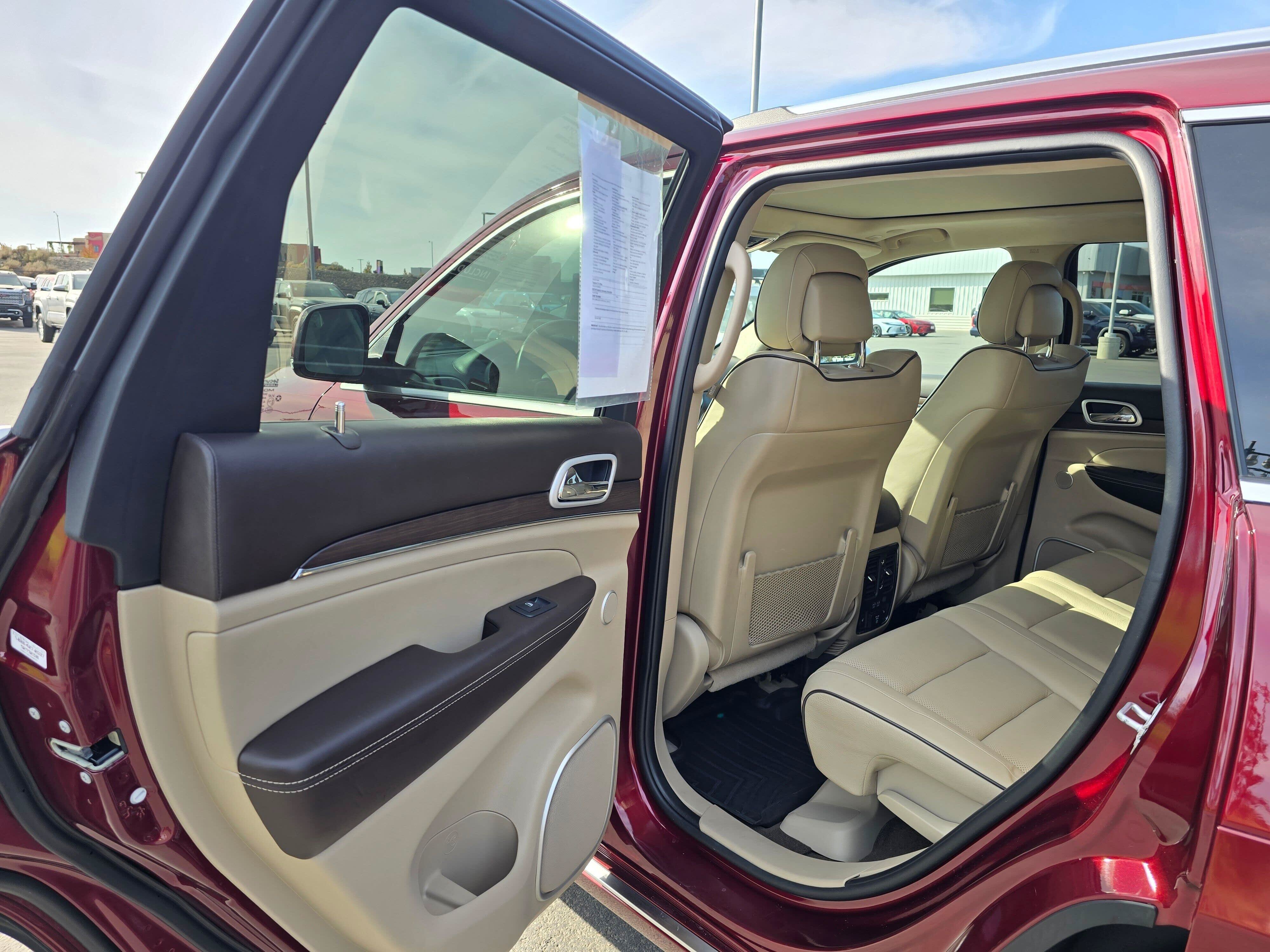 Used 2021 Jeep Grand Cherokee Summit w/ Platinum Series Group AWD/4WD image 16