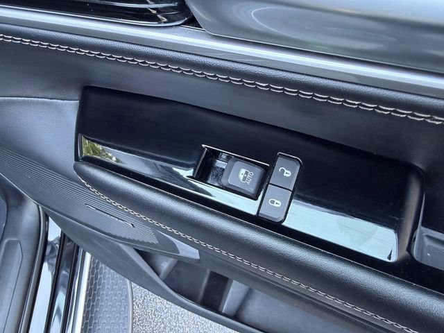 Used 2024 Jeep Wagoneer Series III AWD/4WD image 39
