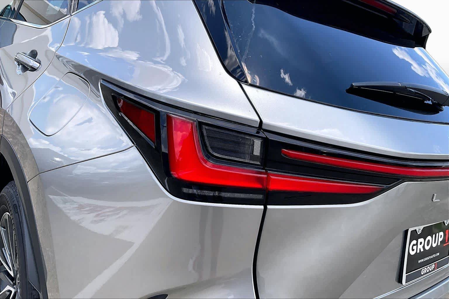 Used 2025 Lexus NX 250 FWD w/ Towing Package (2000 Lbs) image 26