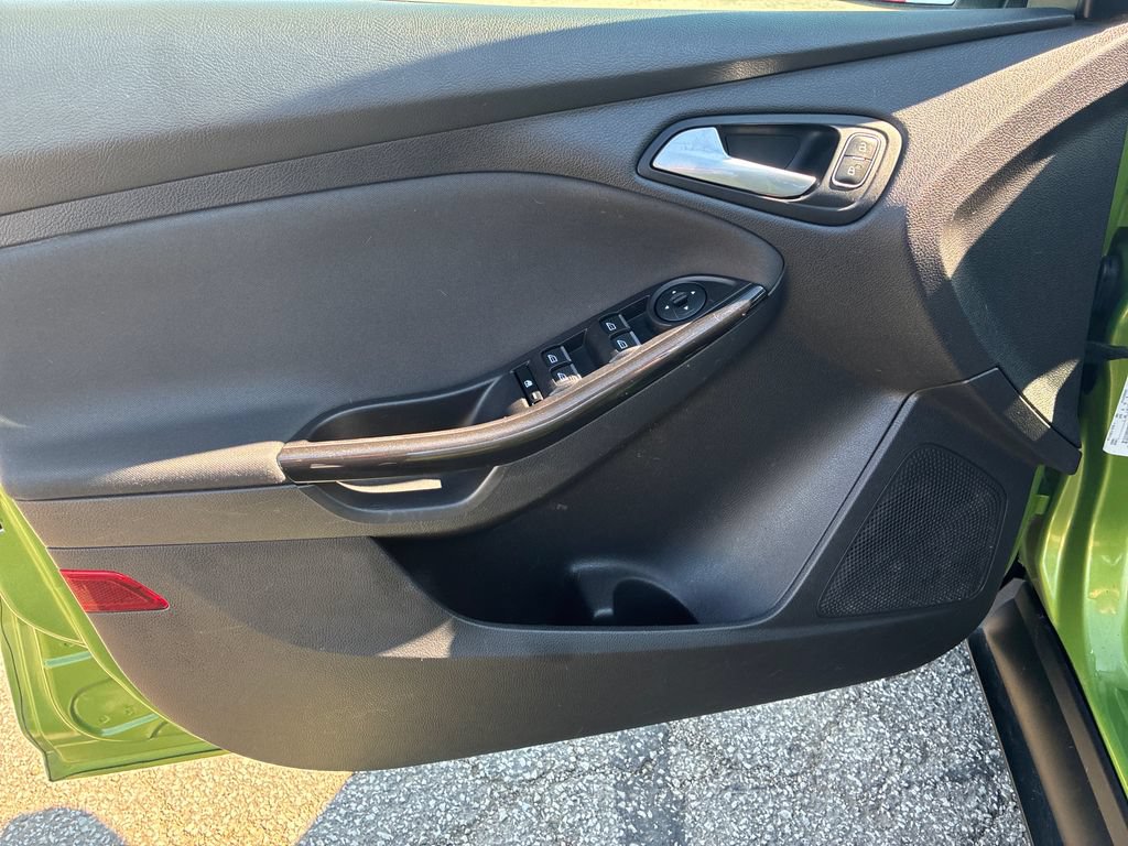 Used 2018 Ford Focus Titanium FWD image 12