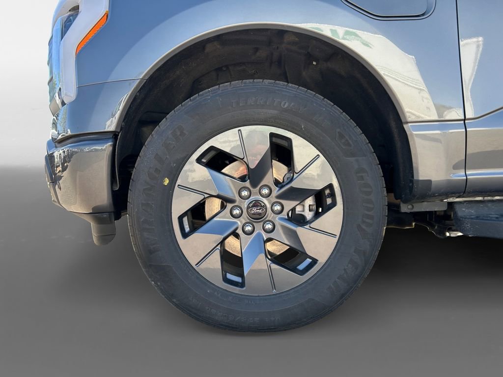 Used 2025 Ford F150 Lightning Lariat w/ Max Trailer Tow Package AWD/4WD image 16