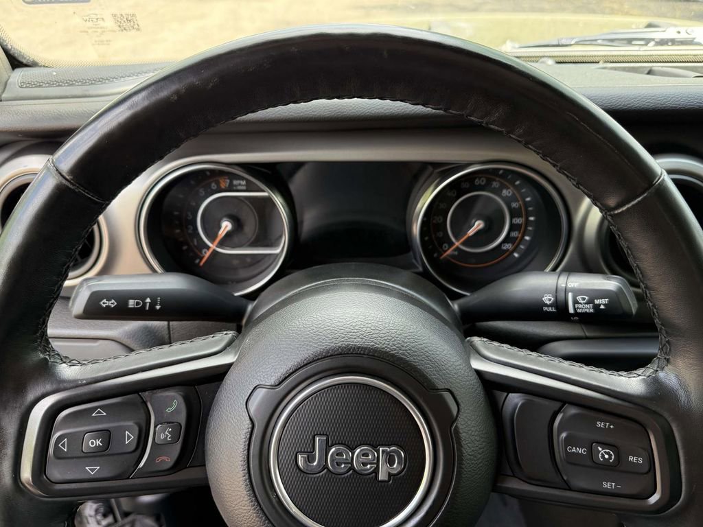 Used 2021 Jeep Gladiator Sport image 20