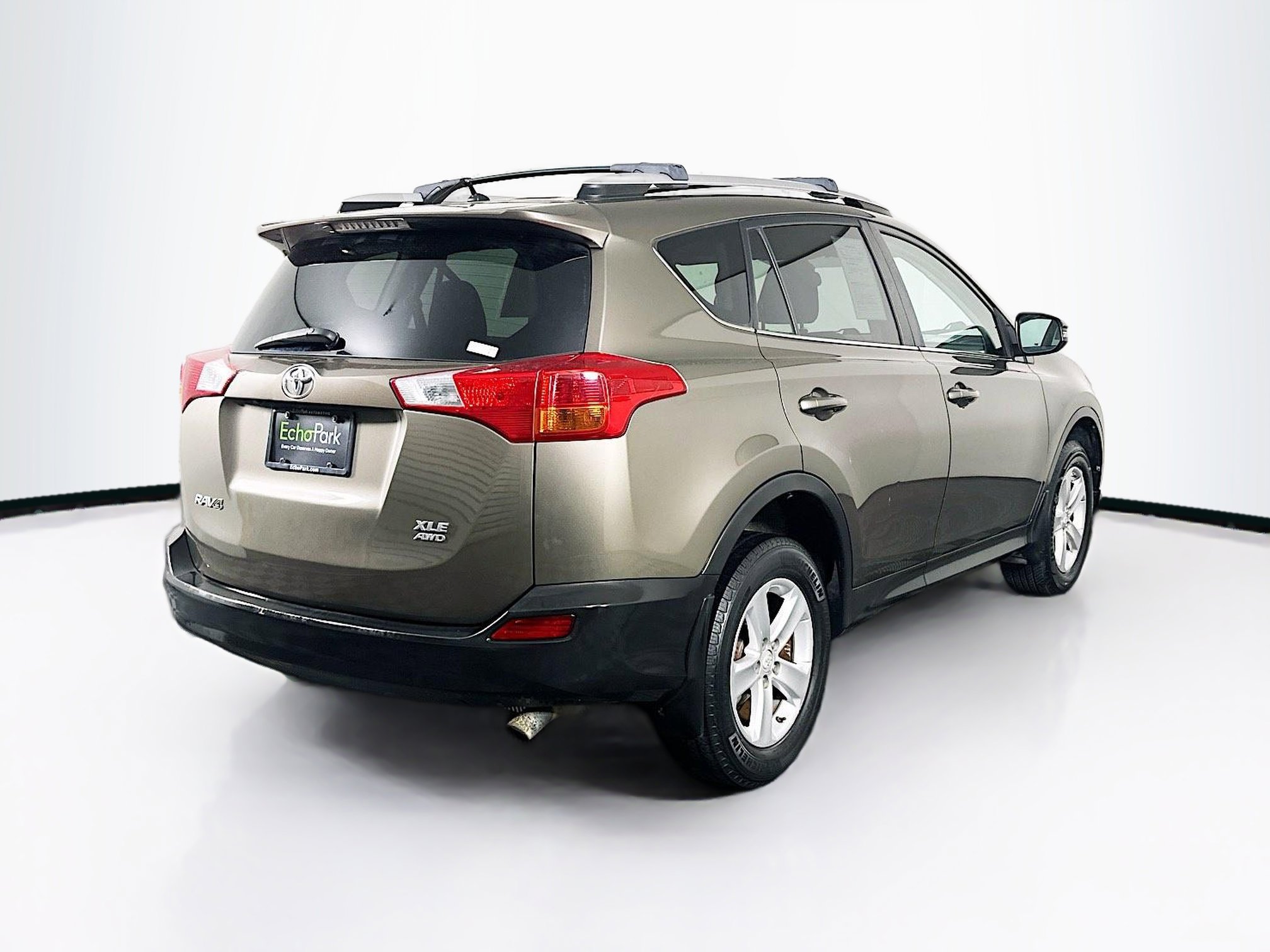 Used 2013 Toyota RAV4 XLE image 9