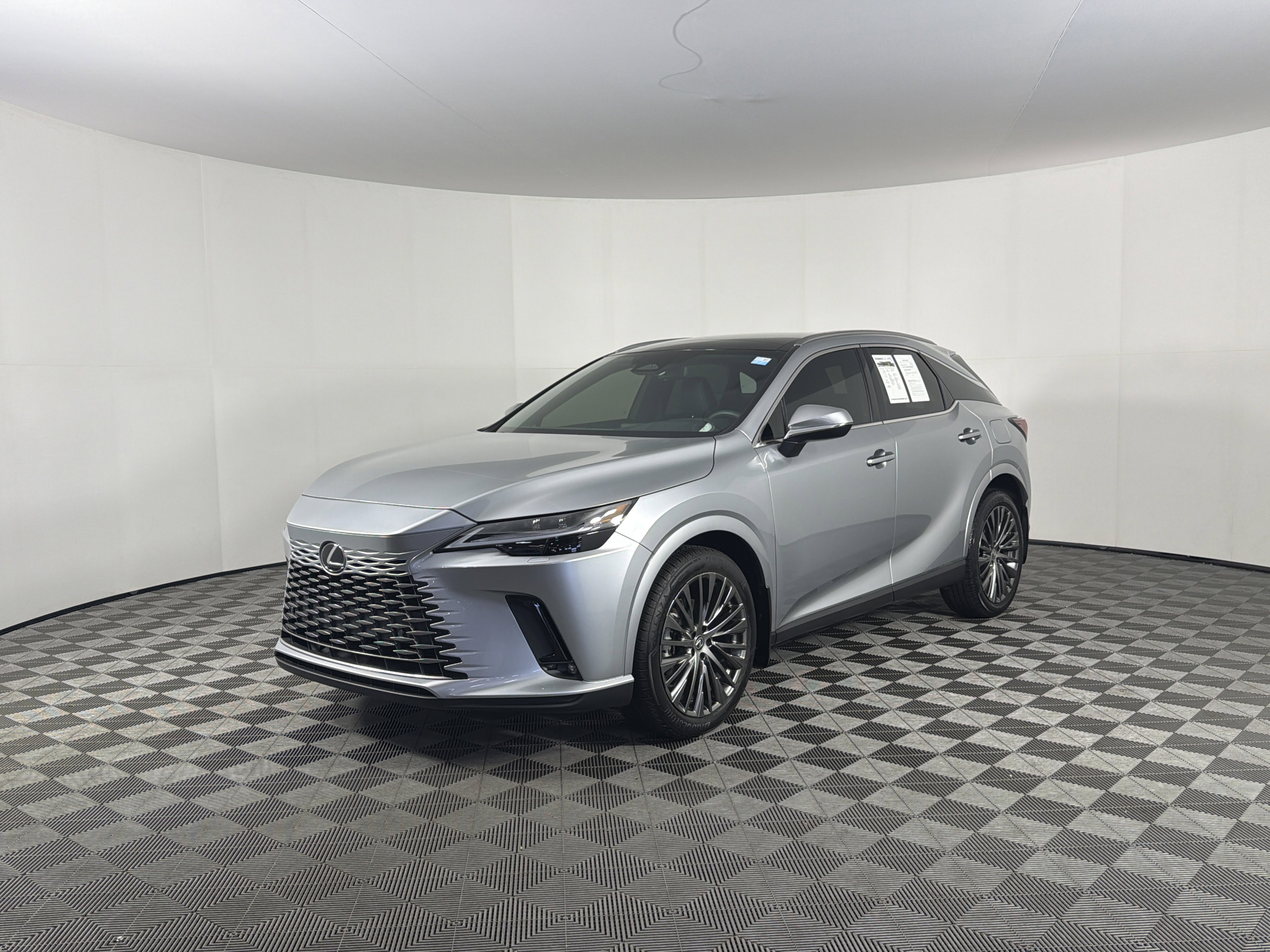 Used 2023 Lexus RX 350 w/ Accessory Package (Z1) AWD/4WD image 3