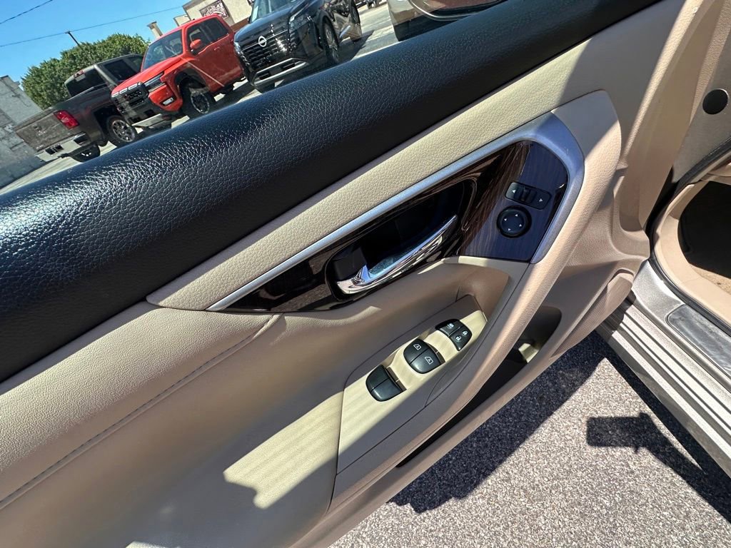 Used 2013 Nissan Altima 2.5 SL w/ 2.5 Moonroof Pkg FWD image 12