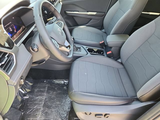 New 2026 Volkswagen Taos SE FWD image 7