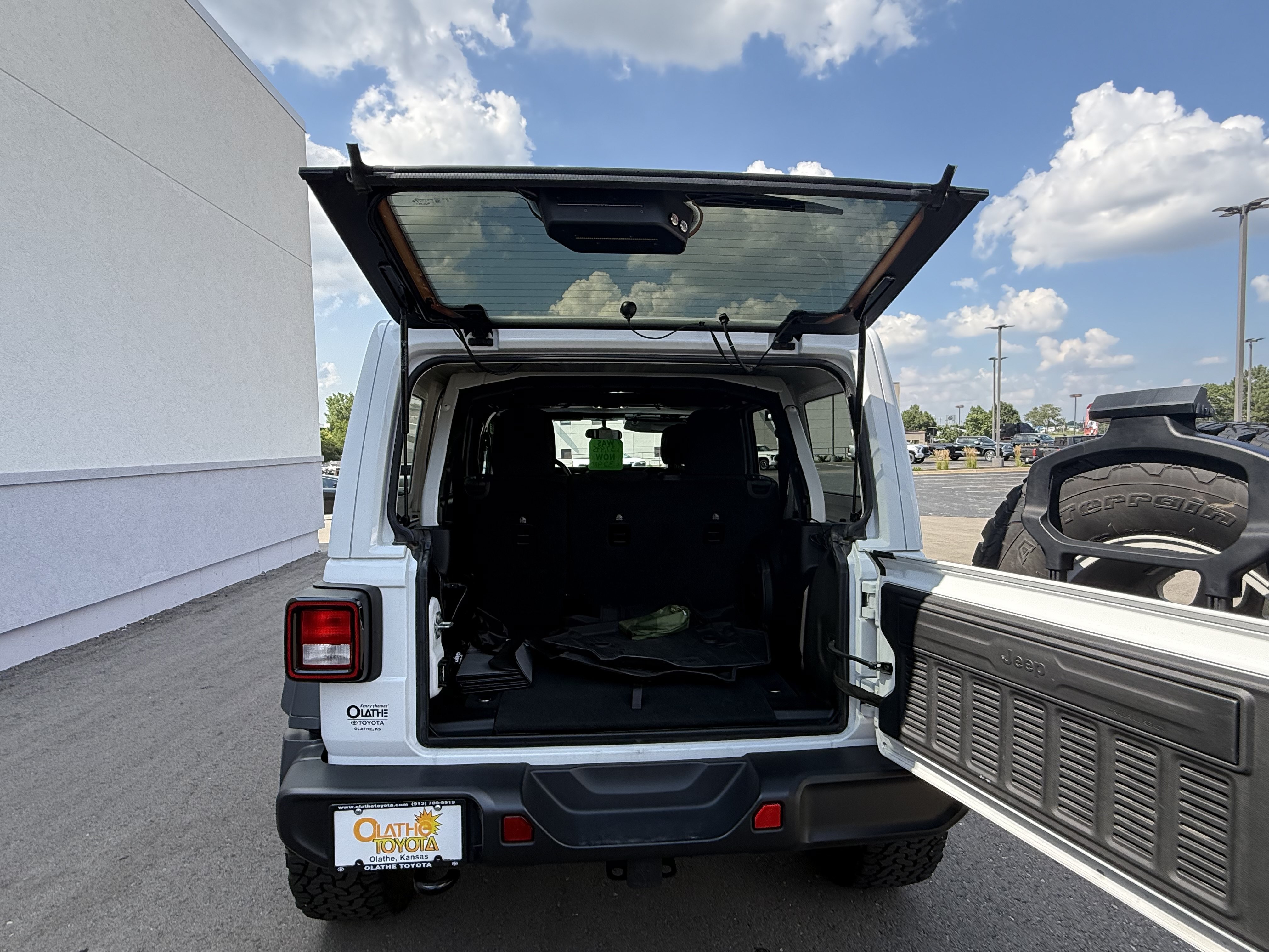 Used 2022 Jeep Wrangler Unlimited Sport AWD/4WD image 22