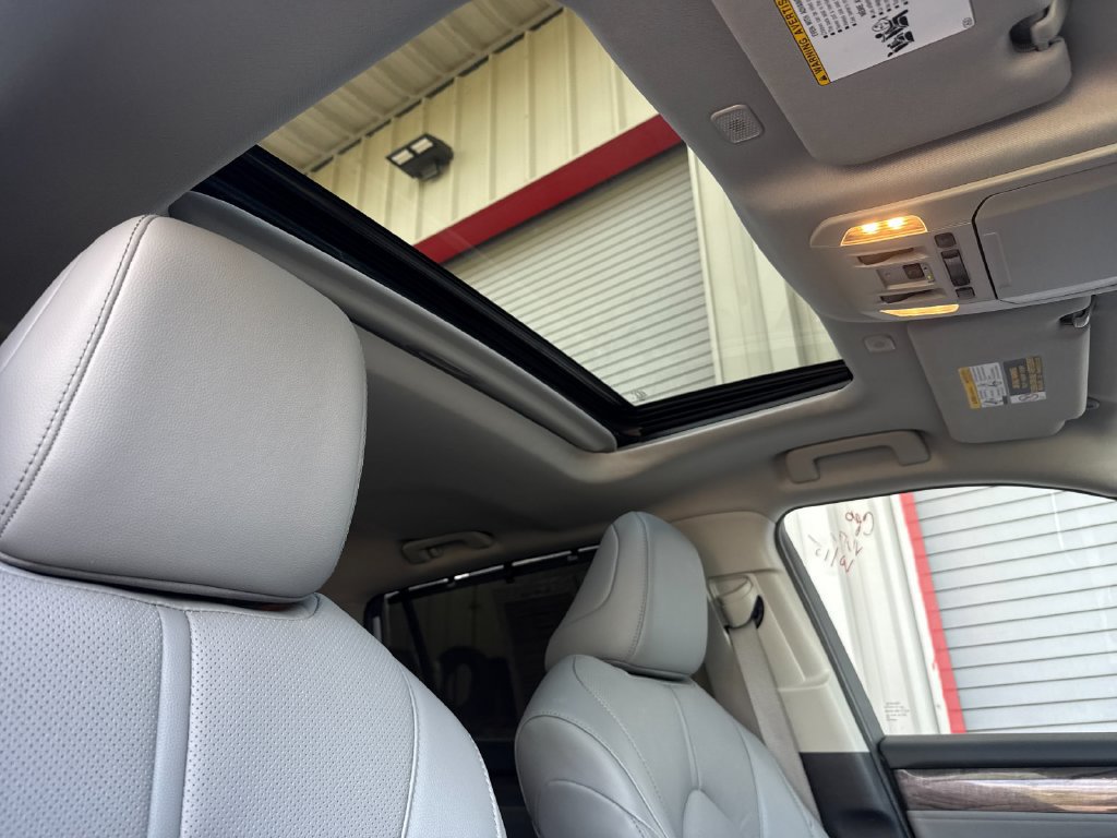 Used 2024 Toyota Highlander Limited AWD/4WD image 17