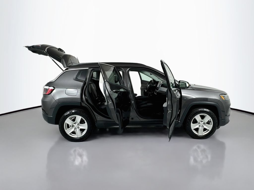 Used 2022 Jeep Compass Latitude w/ Convenience Group AWD/4WD image 26