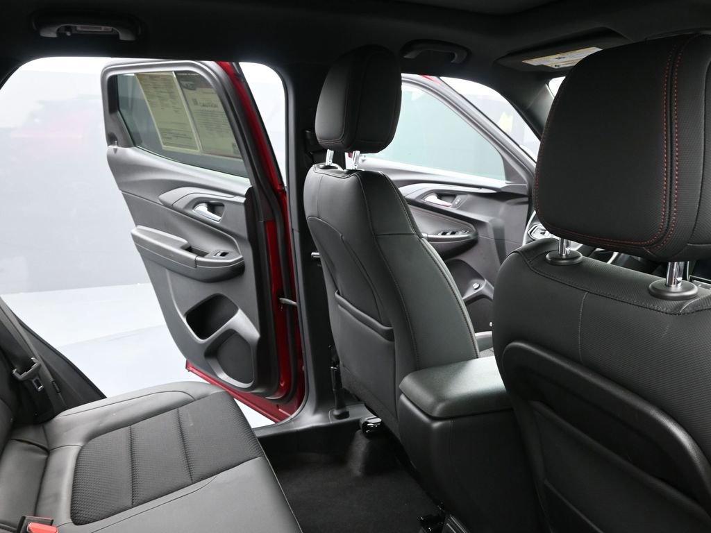 Used 2021 Chevrolet TrailBlazer RS w/ Sun and Liftgate Package AWD/4WD image 13