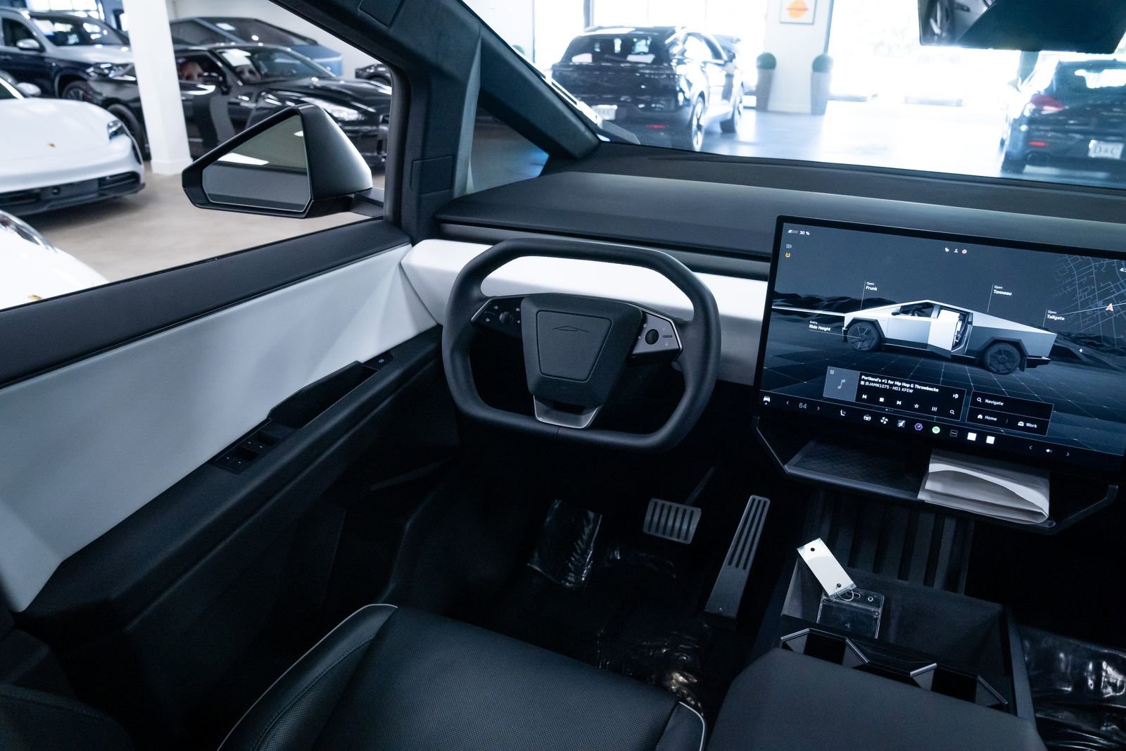 Used 2024 Tesla Cybertruck AWD Crew Cab image 10