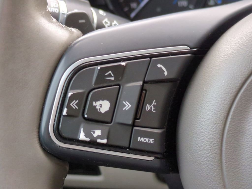 Used 2016 Jaguar XF Prestige image 25