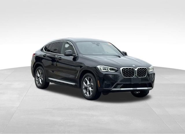 Certified 2024 BMW X4 xDrive30i w/ Premium Package image 11