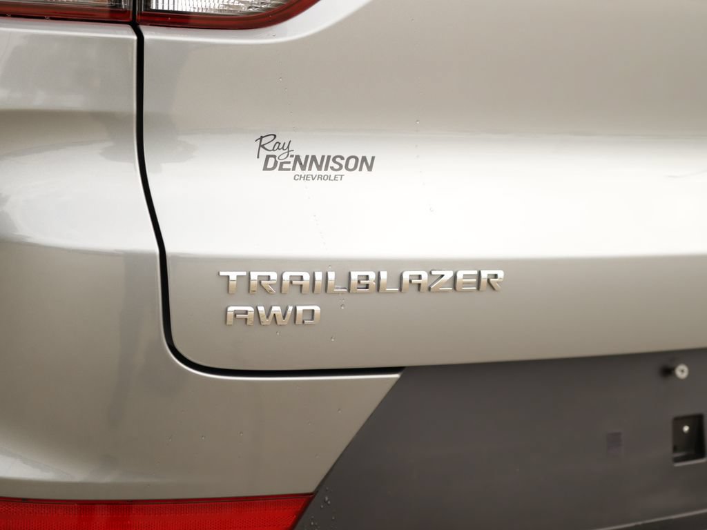 Used 2024 Chevrolet TrailBlazer LT AWD/4WD image 30