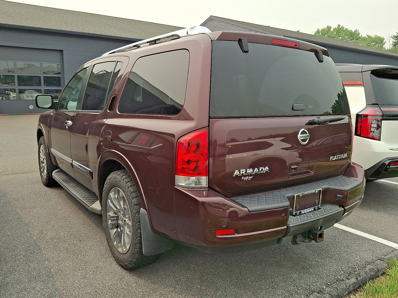 Used 2015 Nissan Armada Platinum AWD/4WD image 3