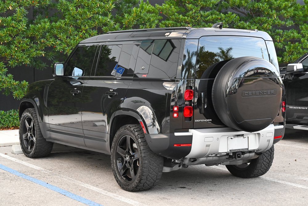 Used 2021 Land Rover Defender 110 SE image 6