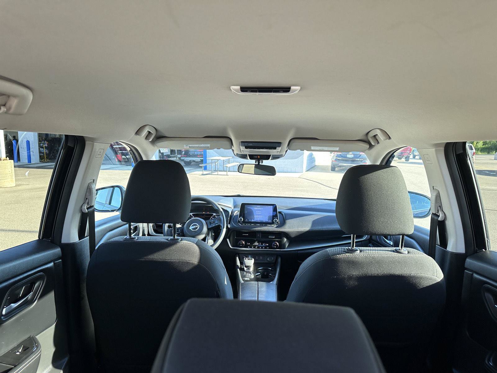 Used 2024 Nissan Rogue SV FWD image 7