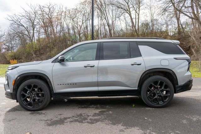 Used 2024 Chevrolet Traverse RS w/ LPO, Floor Liner Package image 9