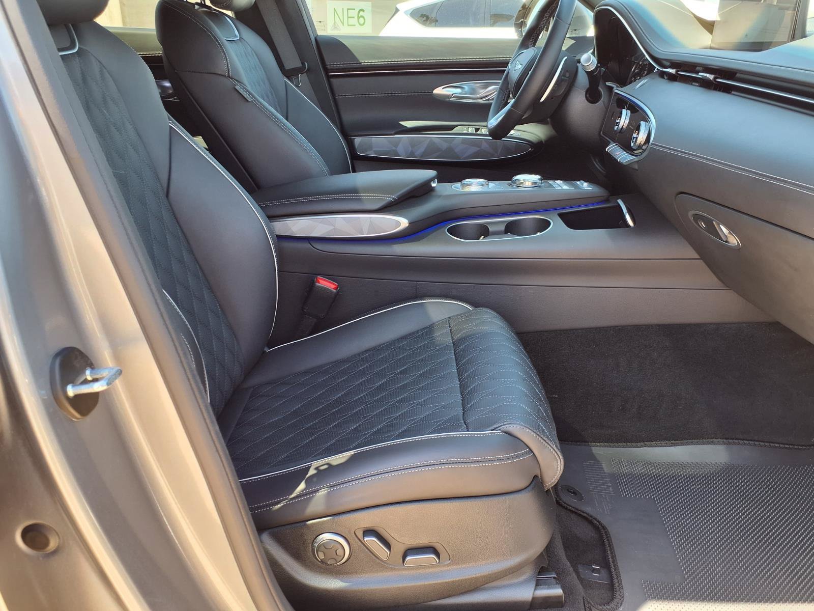 Used 2024 Genesis GV70 3.5T Sport w/ Sport Advanced Package AWD/4WD image 11
