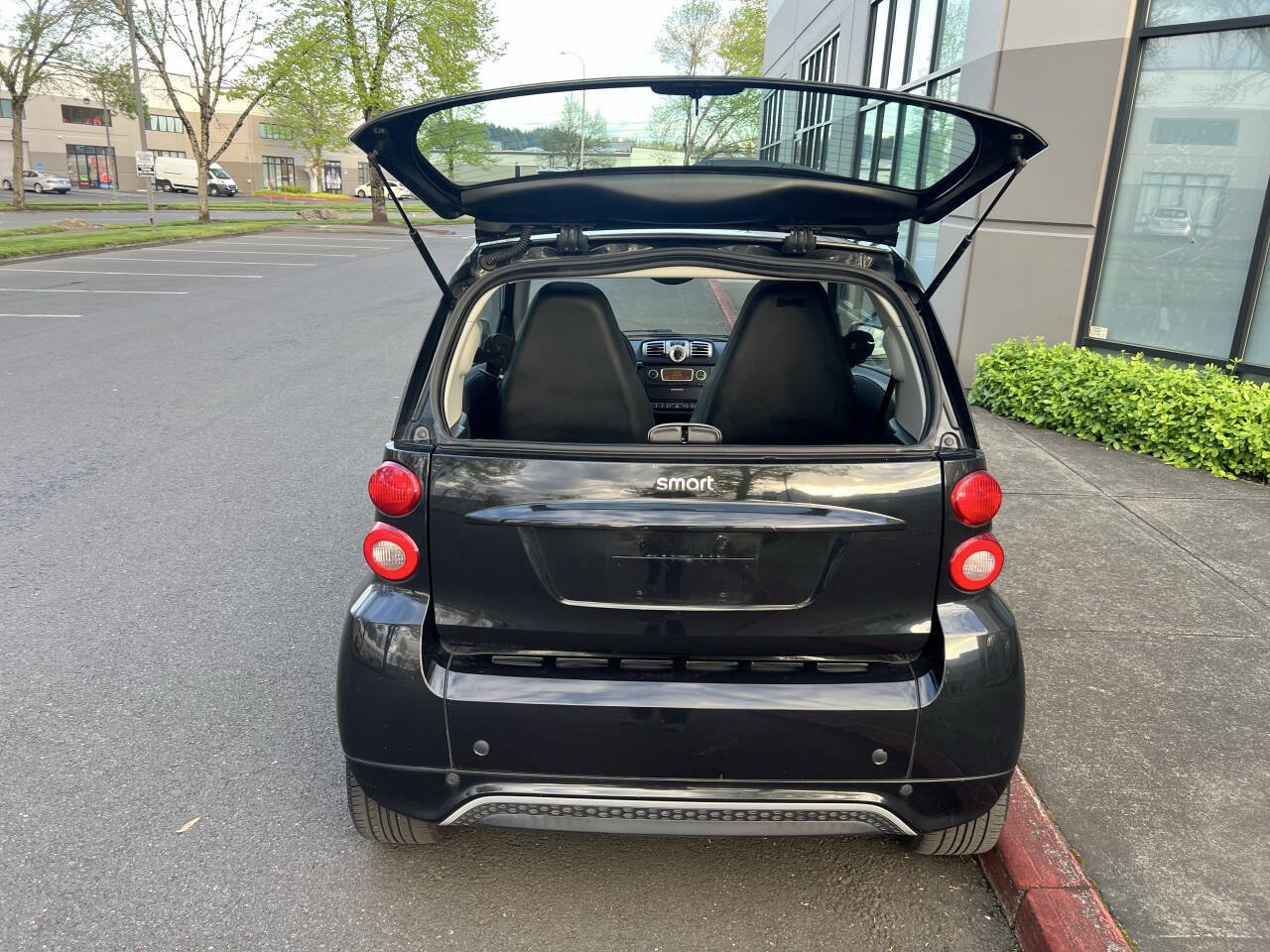 Used 2014 smart fortwo passion RWD image 17