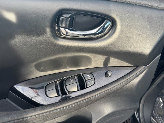 Used 2020 Nissan Leaf SV w/ SV Technology Package image 11