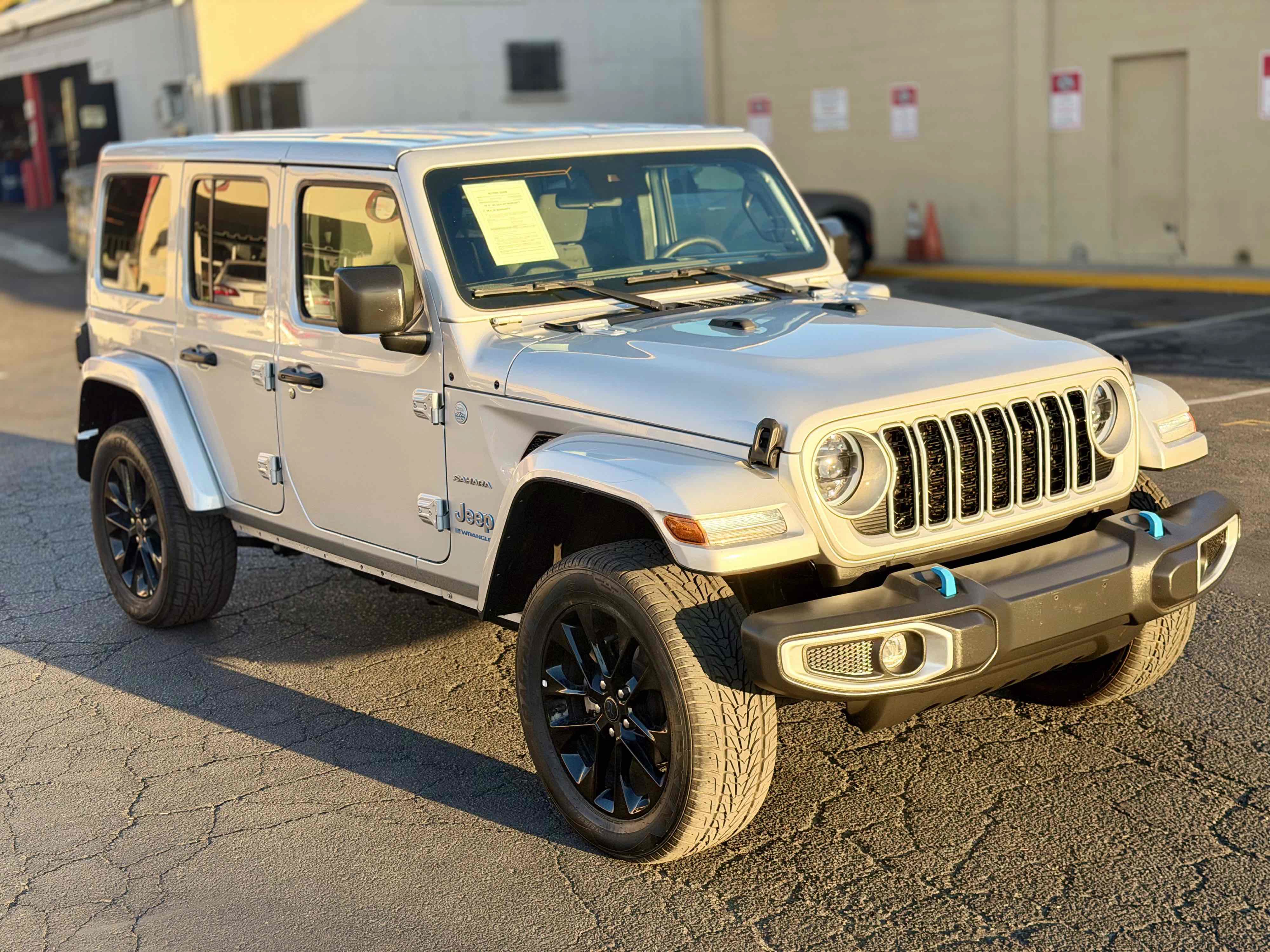 Used 2024 Jeep Wrangler Unlimited Sahara AWD/4WD image 5