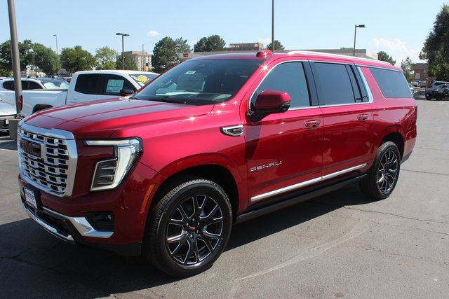 New 2025 GMC Yukon XL Denali w/ Sun & Power Step Package image 12