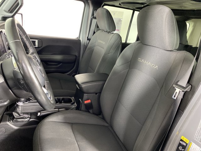 Used 2022 Jeep Wrangler Unlimited Sahara w/ Cold Weather Group AWD/4WD image 19