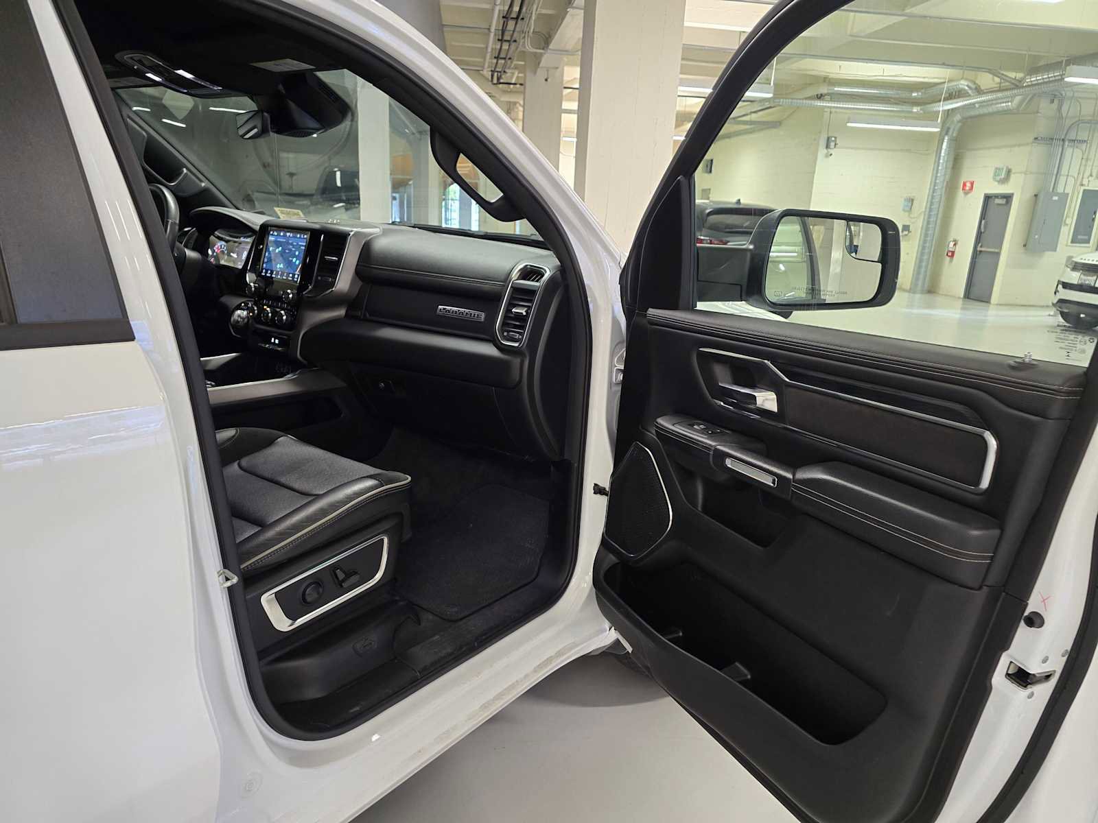 Used 2024 RAM 1500 Laramie image 13