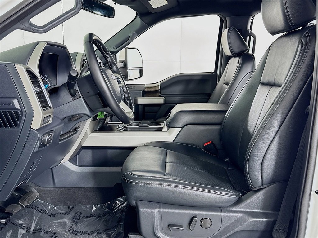 Used 2022 Ford F350 Lariat image 13