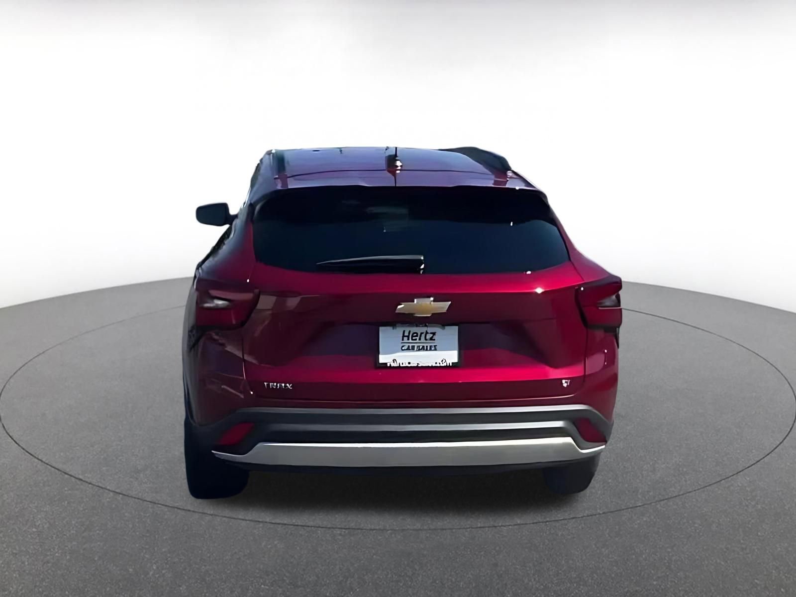 Used 2025 Chevrolet Trax LT FWD image 10