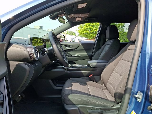 Used 2025 Chevrolet Equinox LT FWD image 13
